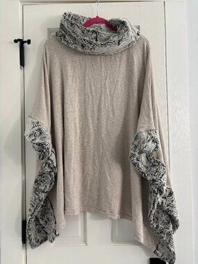 Capote NYC Faux Fur Trim Poncho Wrap OS